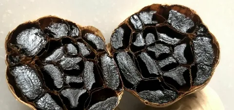 تصویر 1 از سیر سیاه گرگان فله‌ ای با کیفیت ثابت و قیمت مناسب